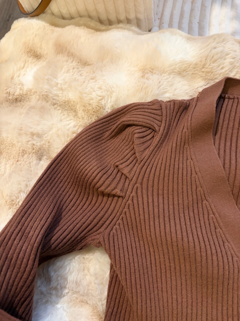 INDUSTRY Brown Ribbed Puff-Sleeve Cardigan size medium - Picture 3 of 6